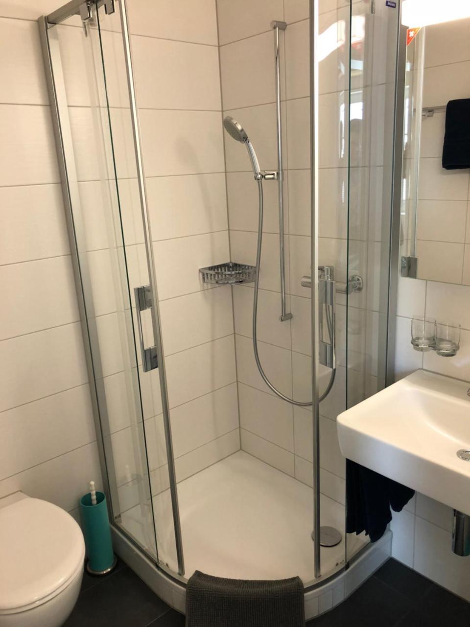 Von May Rooms Herbligen Exteriér fotografie